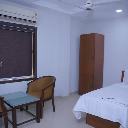 Redbell Suites Malapuram Malappuram Exteriör bild