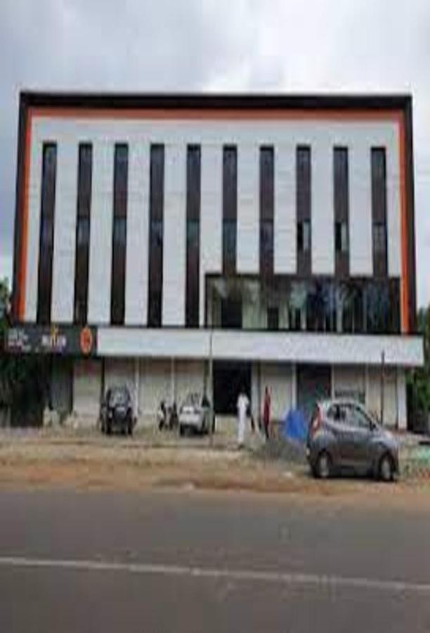 Redbell Suites Malapuram Malappuram Exteriör bild